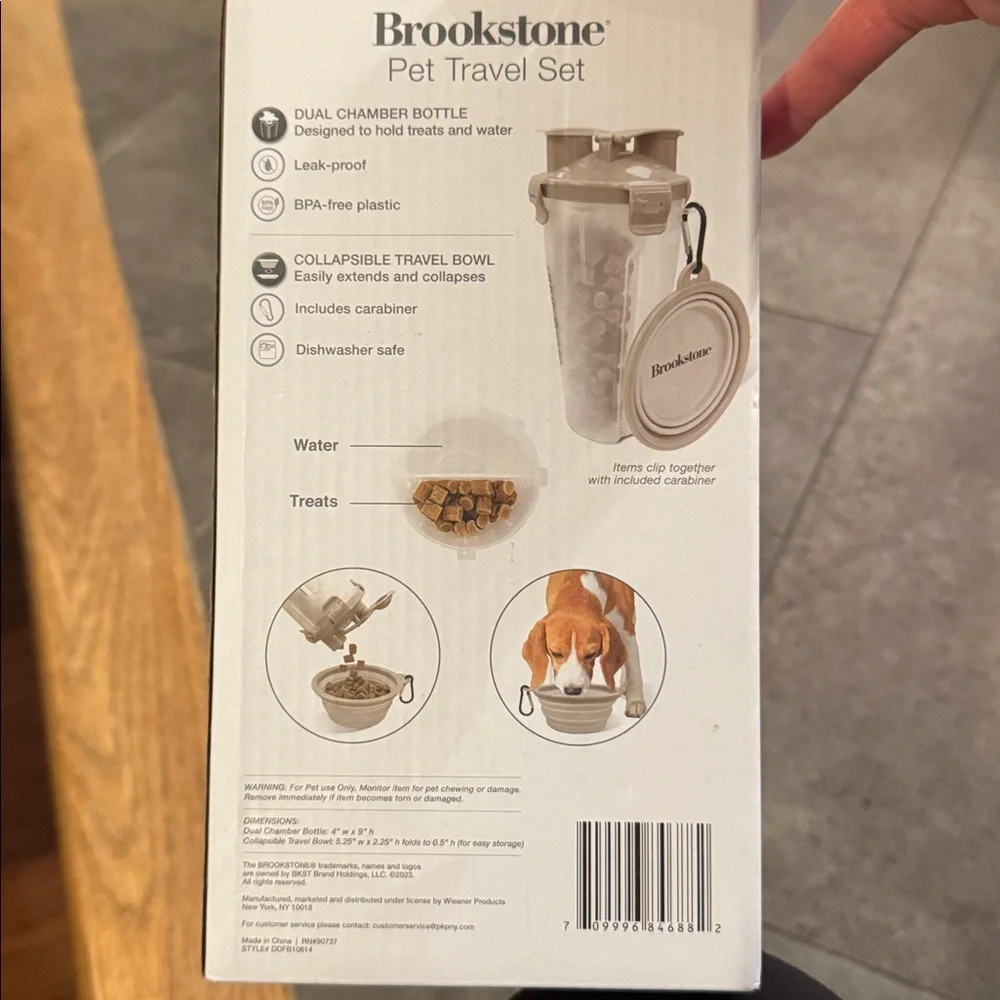 Brookstone NWT Pet Travel Set with dual chamber bottle and collapsible bowl